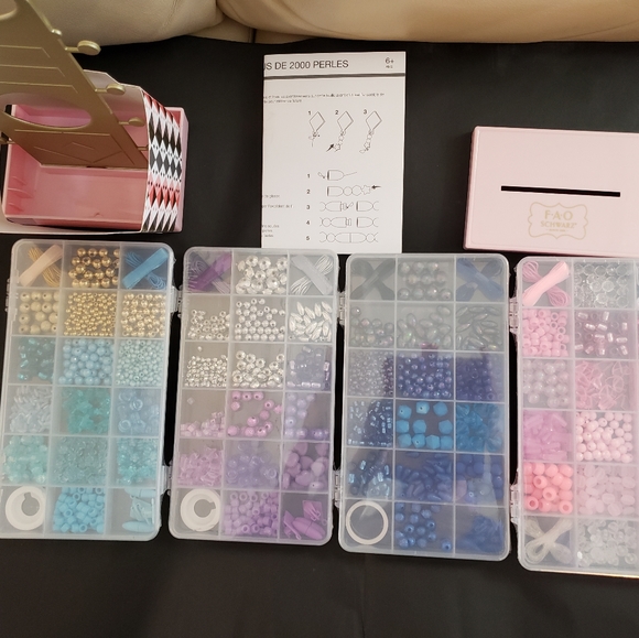 2000 PLUS BEAD JEWELRY KIT - Picture 4 of 8